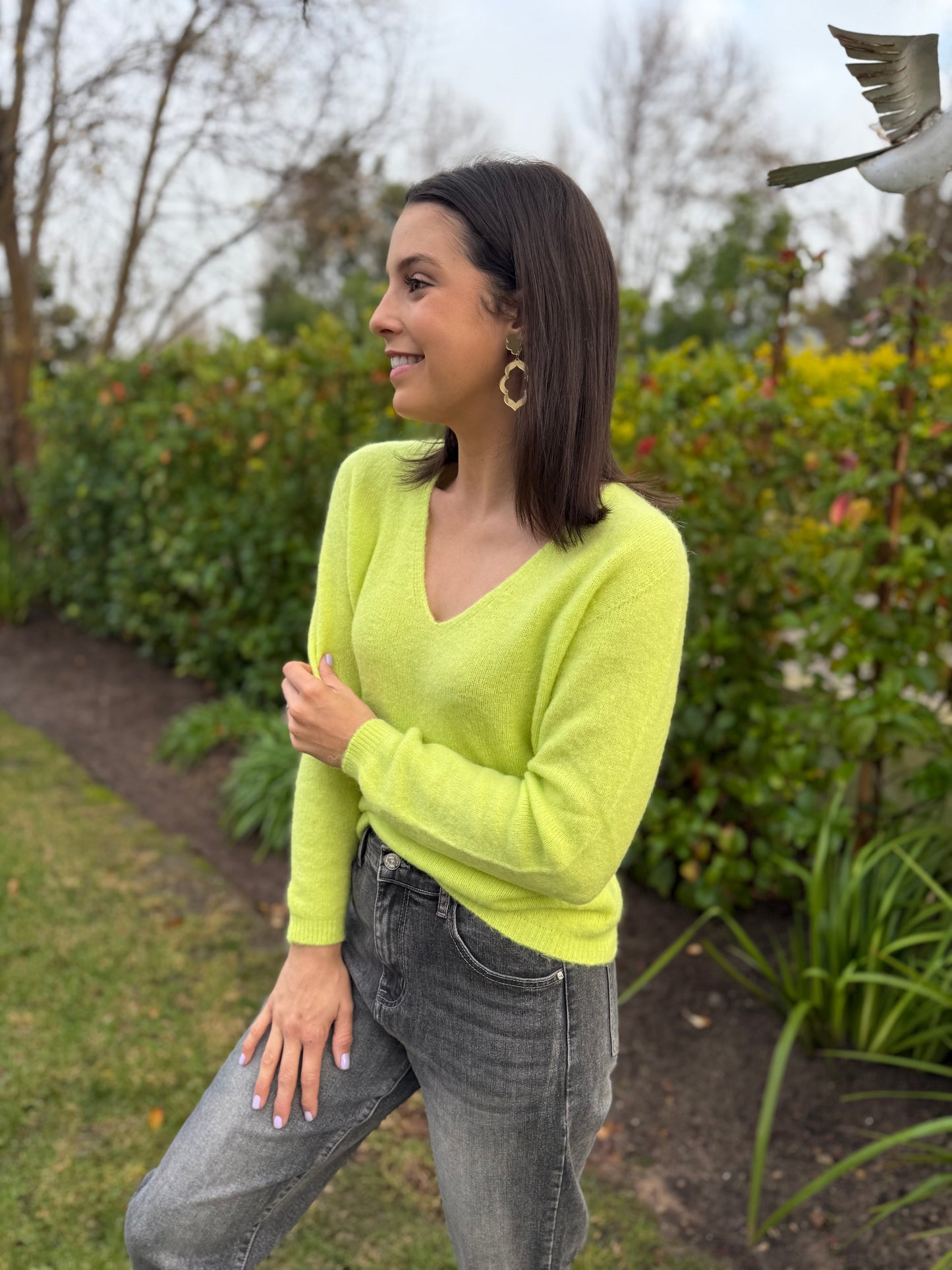 Baby alpaca knit (V- Neck) - Lime