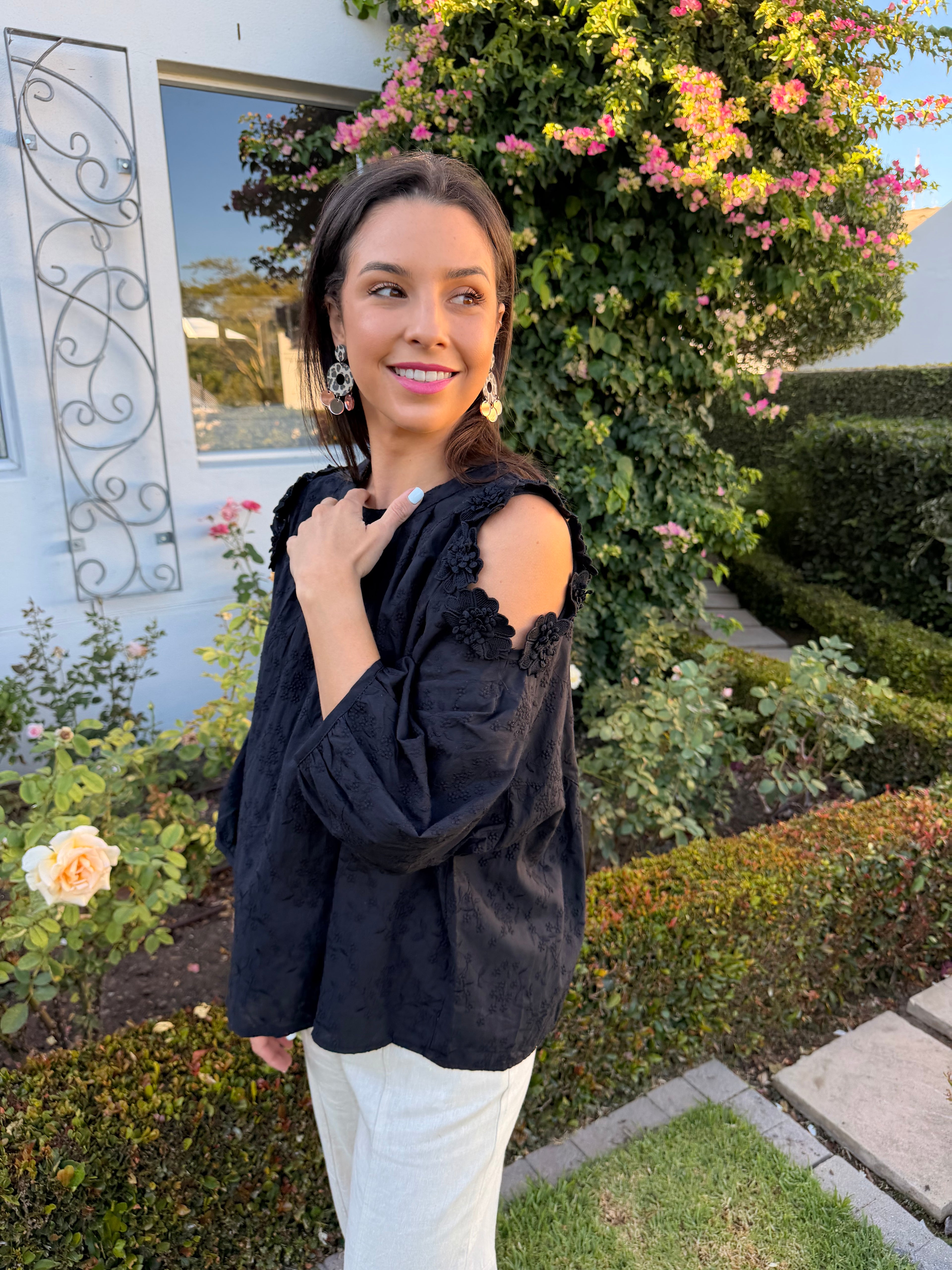 Christine Italian blouse - Black anglaise