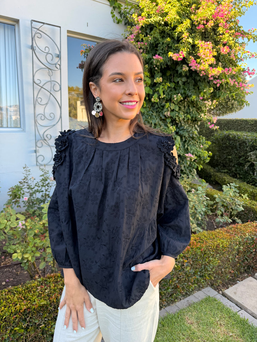 Christine Italian blouse - Black anglaise