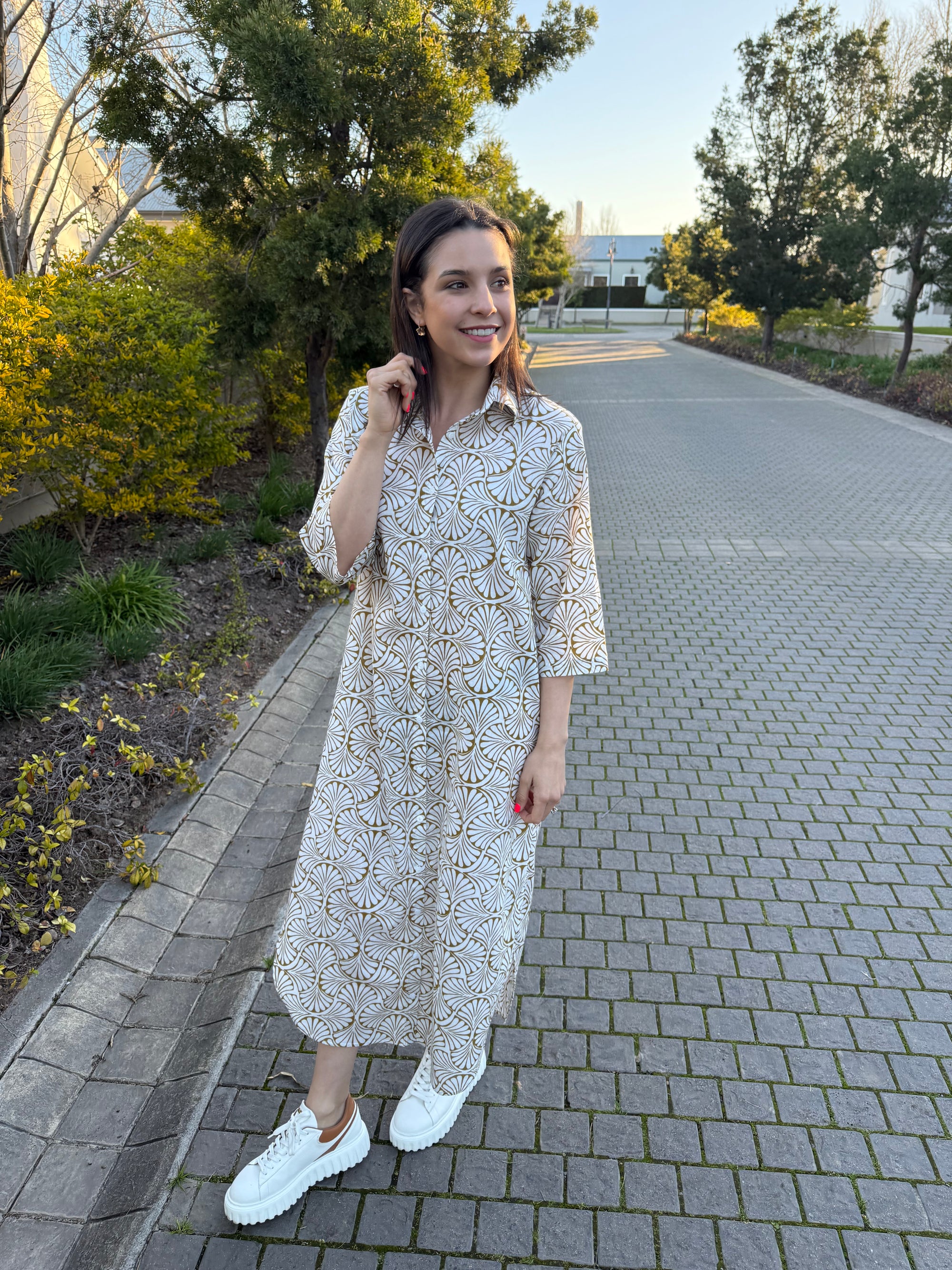 Jennifer - Neutral scollop