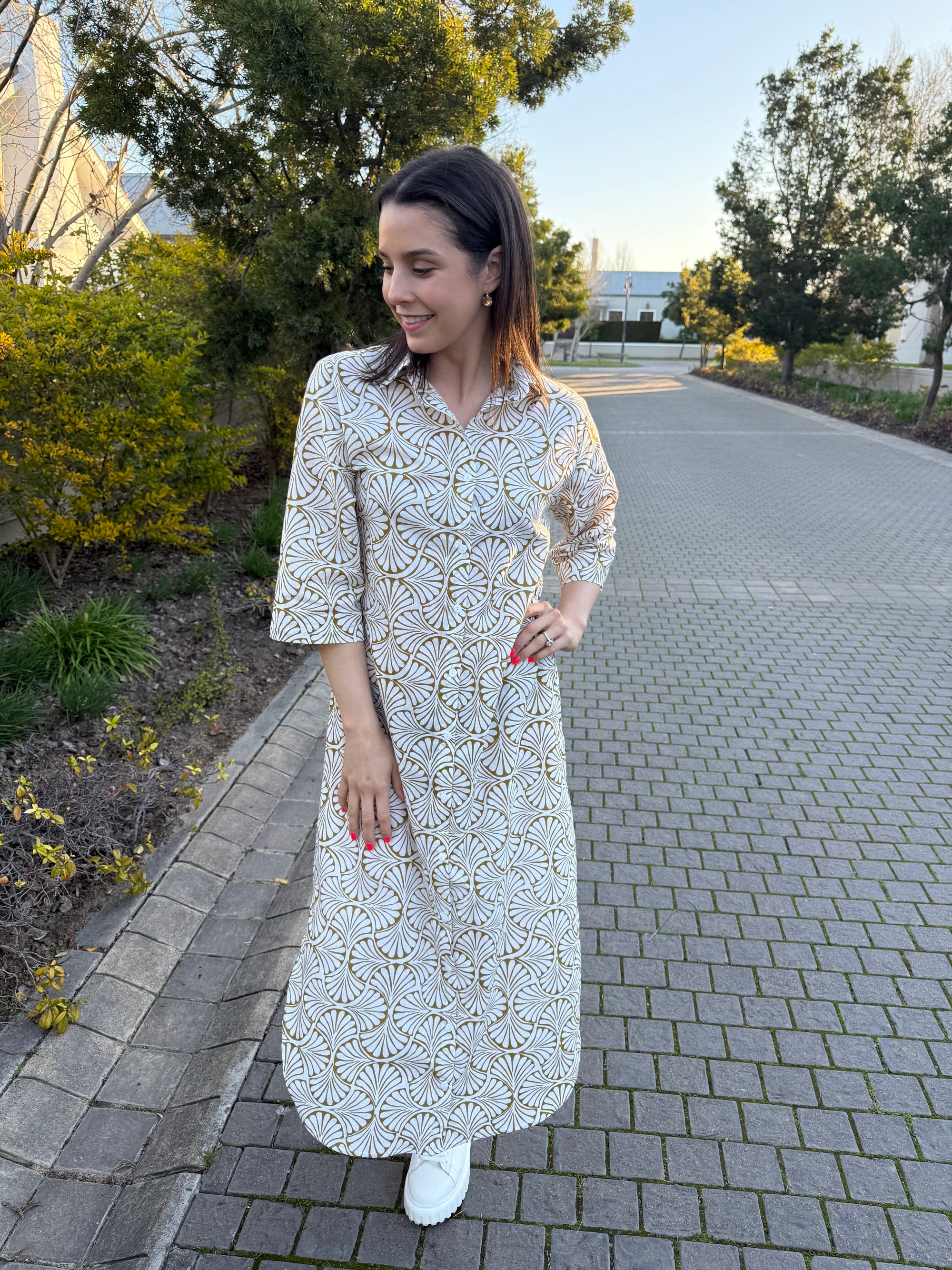 Jennifer - Neutral scollop